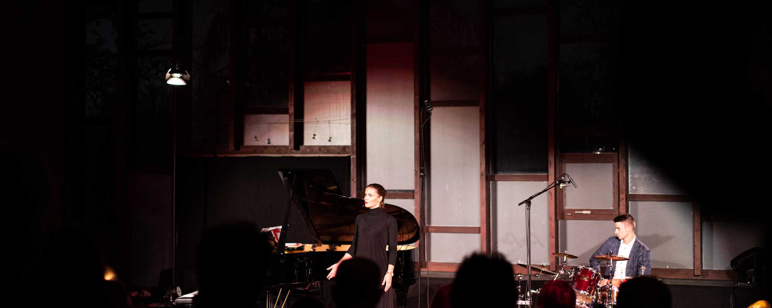 Sprecherin-Konzert-Buehne-4